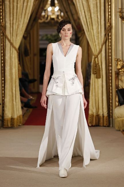 Unas novias poco convencionales ") 2