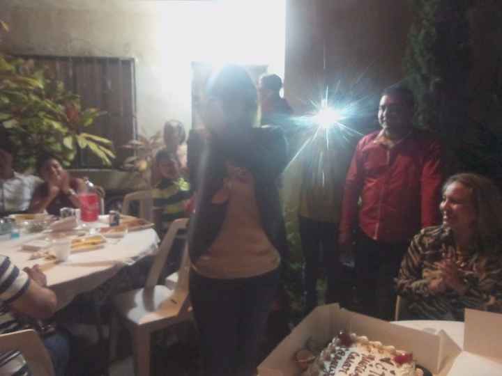 saco el anillo y lo muestro