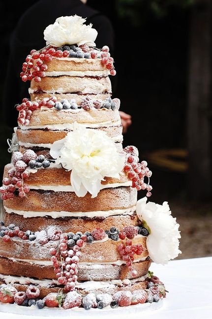 wedding naked cake fruit