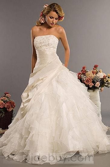 miren chicas mi vestido es mas o menos asi