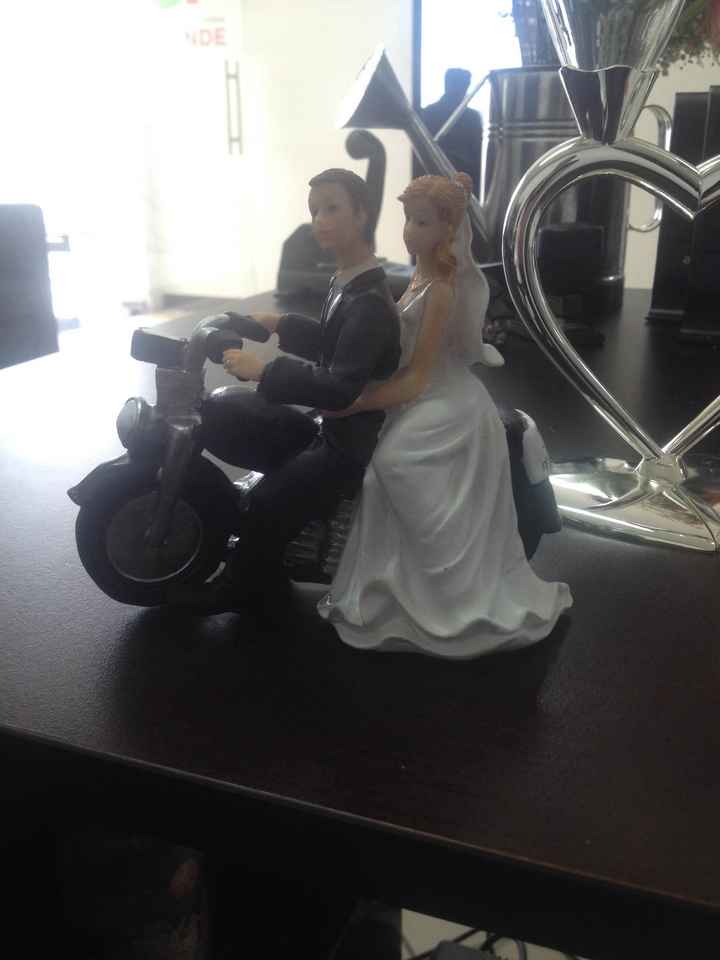 cake topper