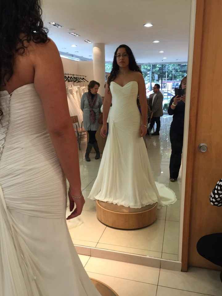 2do vestido, le encanto a mi familia, pero no me sentia nada comoda, bueno ni me podía sentar jajaja