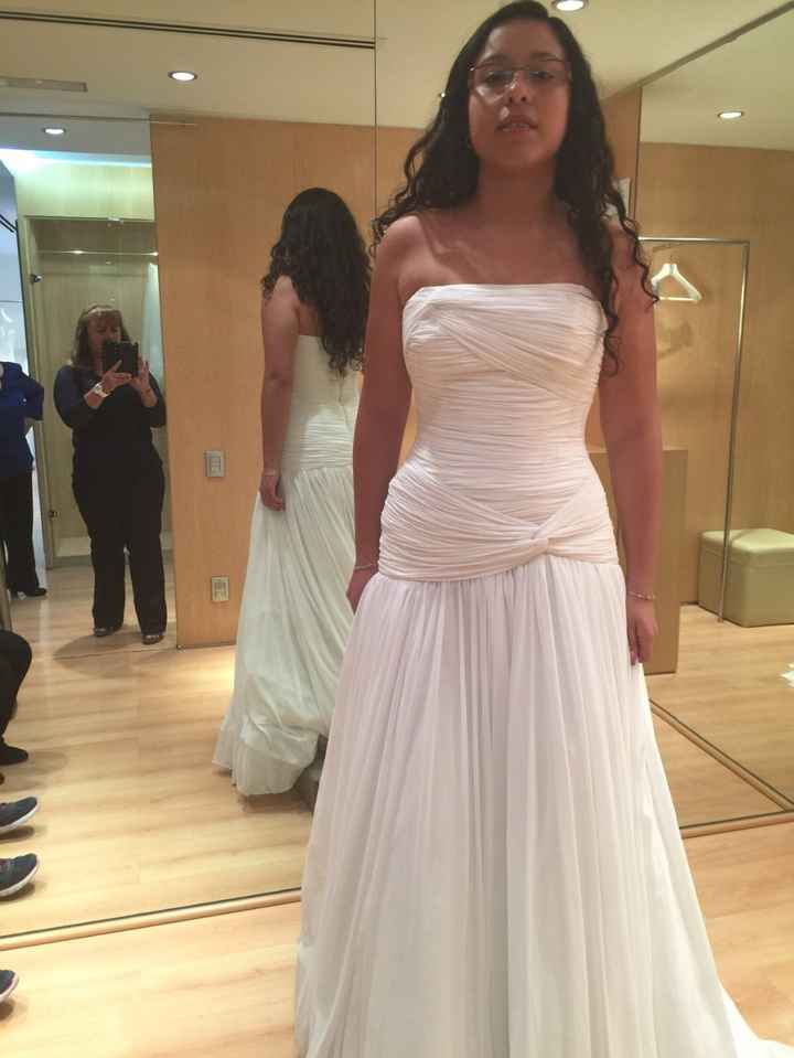 4 to vestido. Muy parecido a lo que le gusto a mi familia pero mucho mas comdo, me gusta la figura q