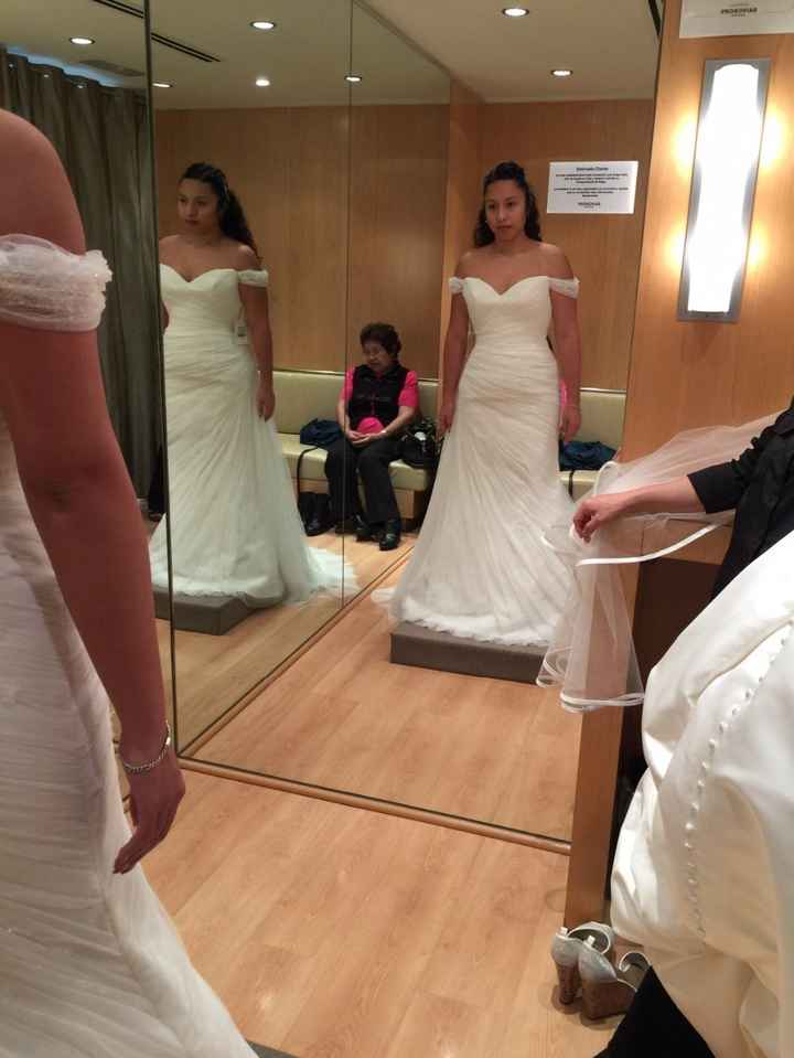 6to. vestido. No me gusto nada, ademas las mangas no te dejan subir los brazos 