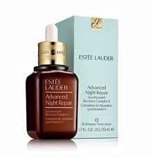 Con el rostro limpio y seco me pongo 3 gotitas de este suero