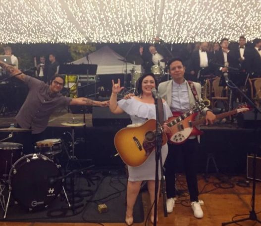 La cantante Carla Morrison cantó en la boda
