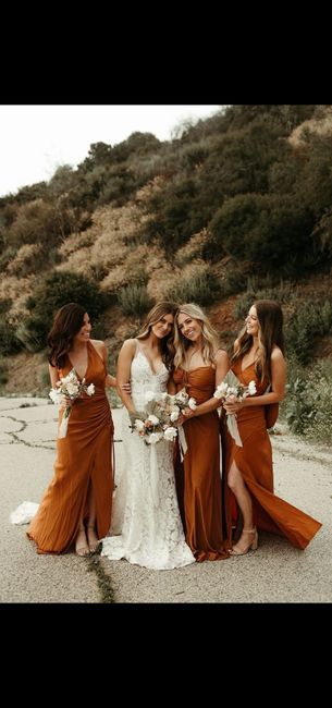 Ayuda¡ En busca de vestidos. 1