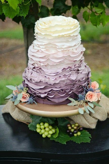 Pasteles para boda en color morado 1