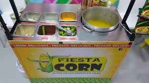 Elotes durante el baile 