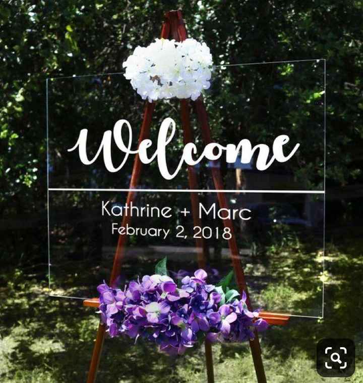 "Entrada con Letreros" - 1