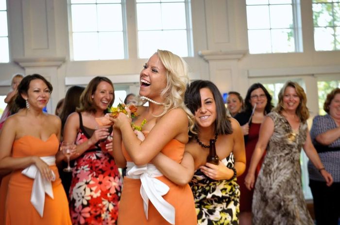 Justo cuando cae el ramo - 4