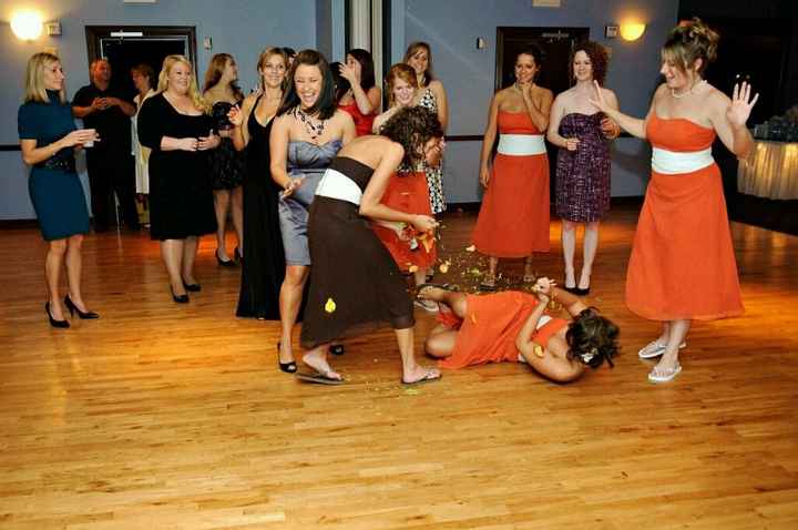 Justo cuando cae el ramo - 6