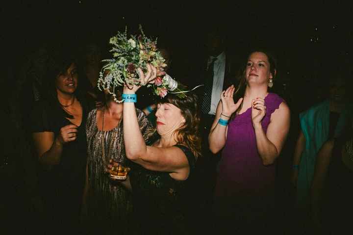 Justo cuando cae el ramo - 10