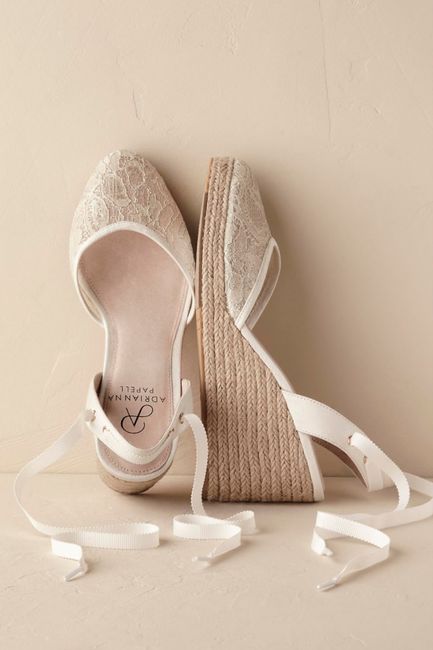 ¿Qué zapatos debe usar una novia en playa? 🤔 14