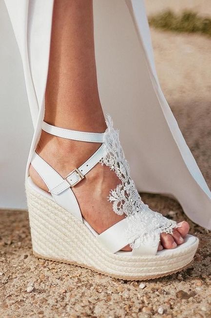 Zapatos para boda a pie de playa 19