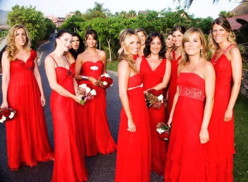 Colores: Vestidos de las damas en rojo 8