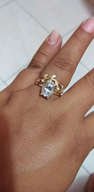 Compramos el anillo de compromiso y no me lo ha dado. - 1