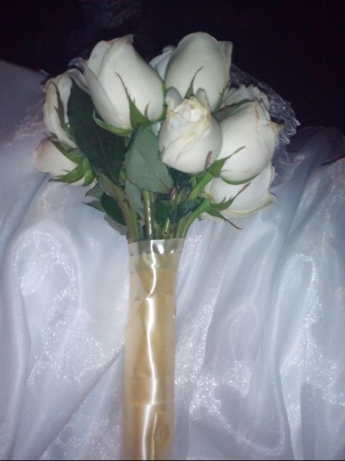 mi ramo de rosas blancas