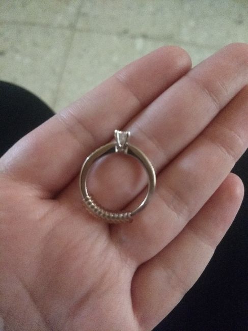 Mi anillo de compromiso me queda grande 1