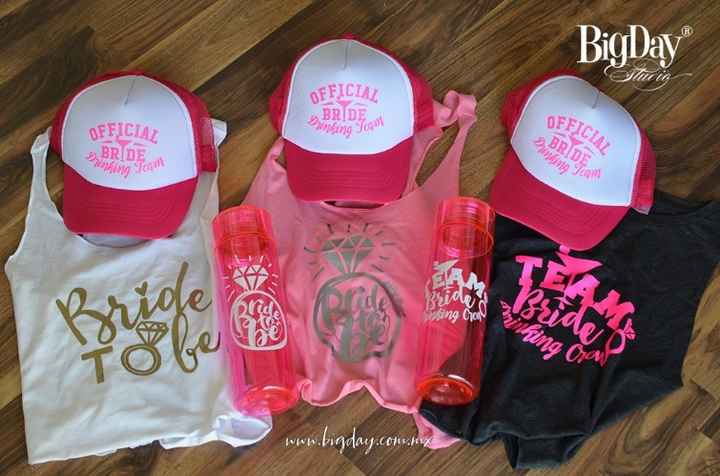 Gorras y t shirt personalizado.