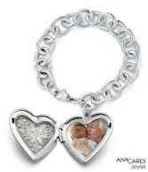 Relicario en una pulsera