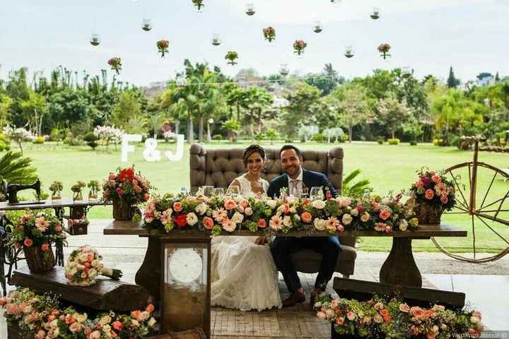 Arreglos para mesas de novios💐 - 32