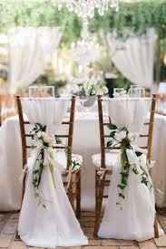 Sillas de los novios en ceremonia