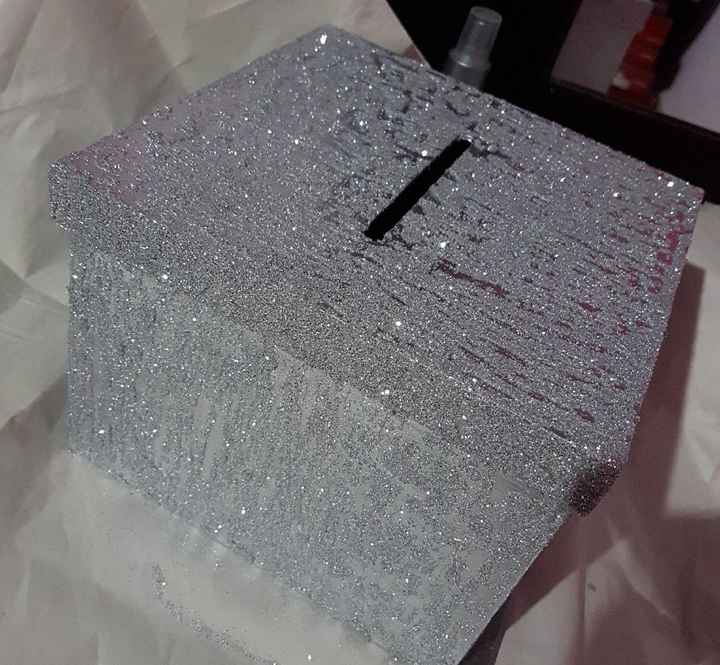  No mesa de regalos, pero si alcancia hecha por mi! 😊😍 lista!!!✔ - 1