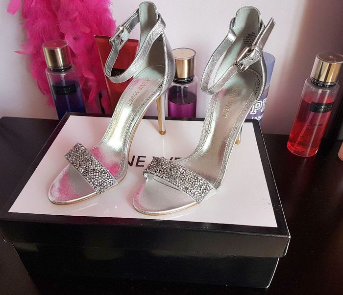  Como fueron o son sus zapatillas de boda 👰🏻 😍 - 1