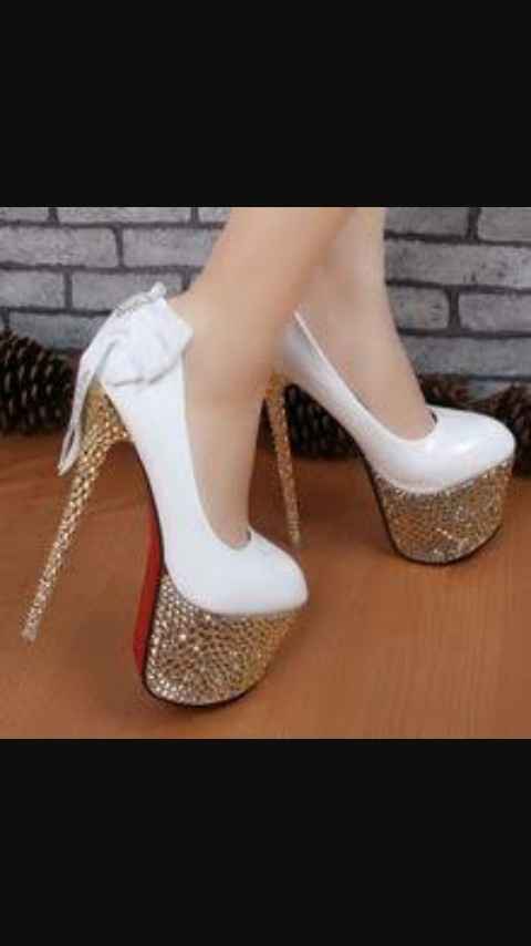 Zapatos de novia: ¿Rosa o Emma? - 1