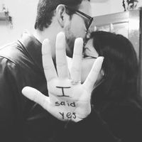 Cuál fue la primera foto con su anillo? y a quien se la enviaron?? - 1