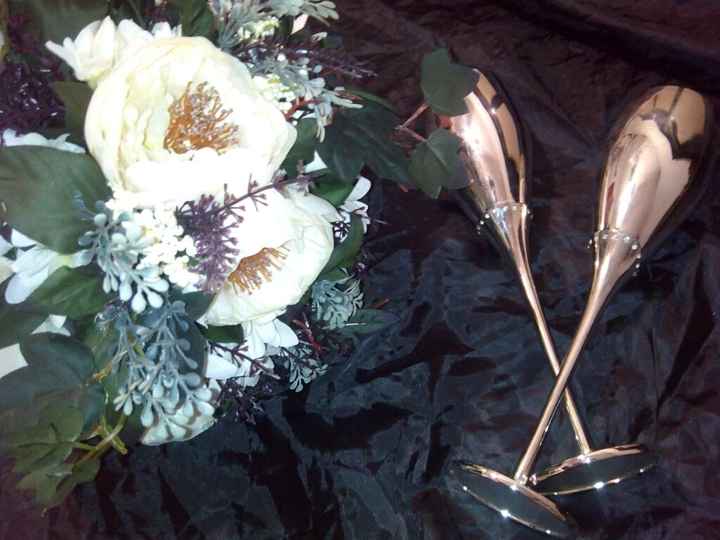 Con ustedes: mis hermosas copas,  pala y cuchillo - 1