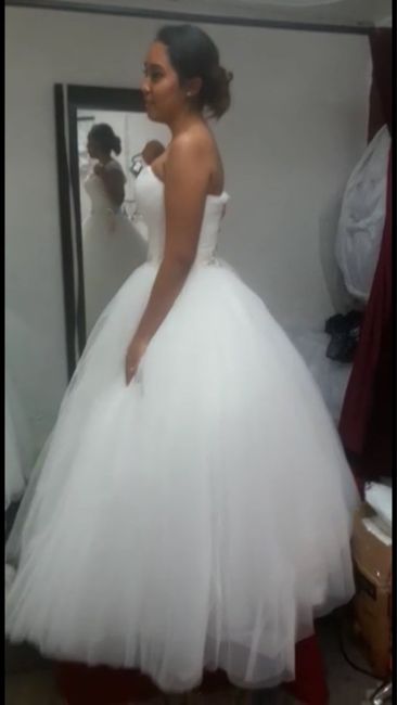  Presuman su vestido - 1