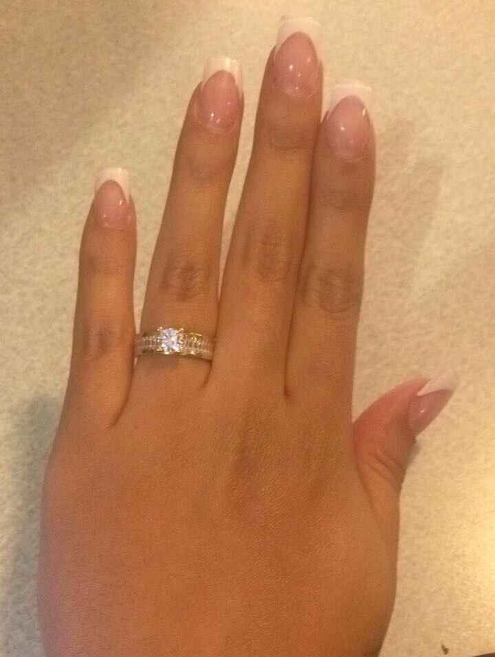  ¡presuman sus anillos con su manicure favorito! - 1