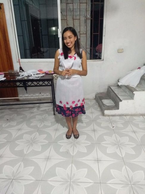 Vestido ganador con mi ramo hahah
