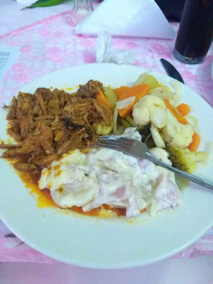 comida (estilo banquete sin ser banquete)