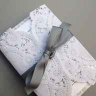 Invitaciones con  blonda 