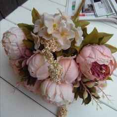 Flores peonias en ramo