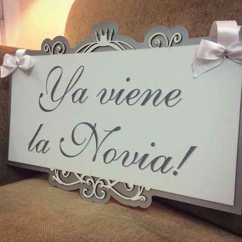 letreros ahi viene la novia