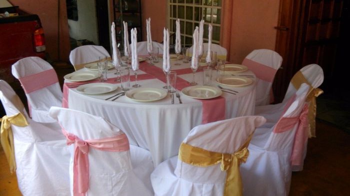 Mesa dorada y rosa 4