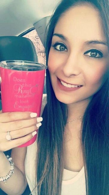 Dos de los regalos de mi prometido - 3