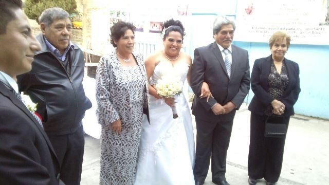 FELIZ Y EMOCIONADA