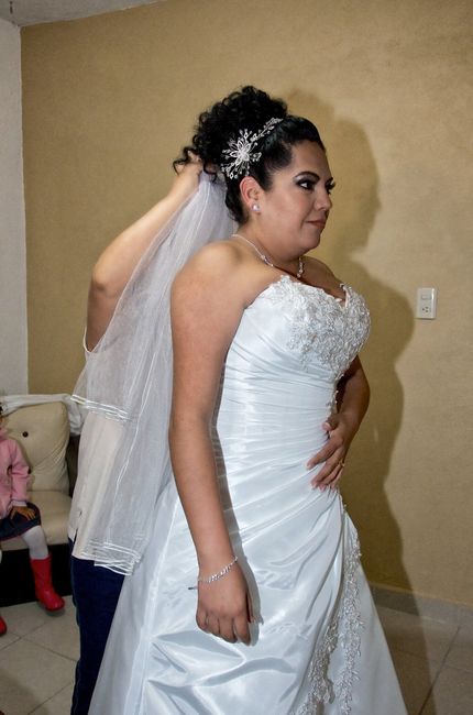 ACOMODANDO EL TOCADO
