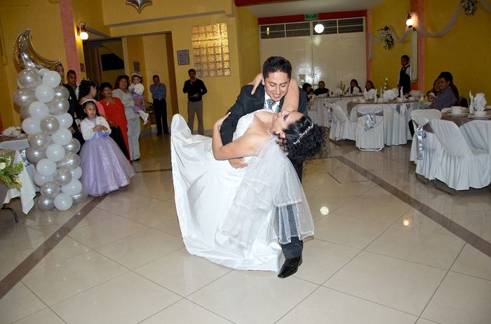 BAILE DE NOVIOS