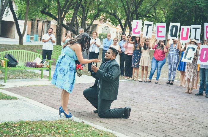 ¿ Con qué fotografía anunciaron su compromiso ? - 1