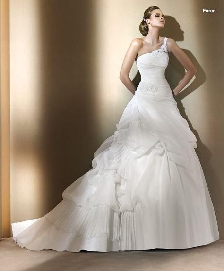 MODELO VESTIDO