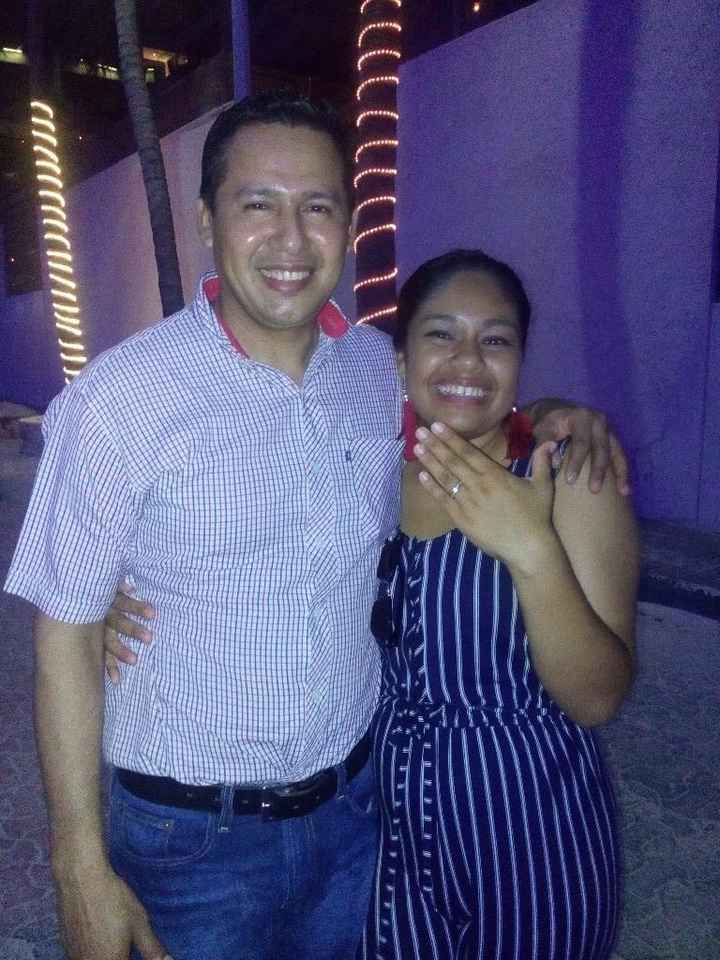 Mi anillo en una fiestuki - 1