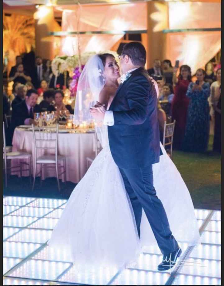 El primer baile como esposos - 1