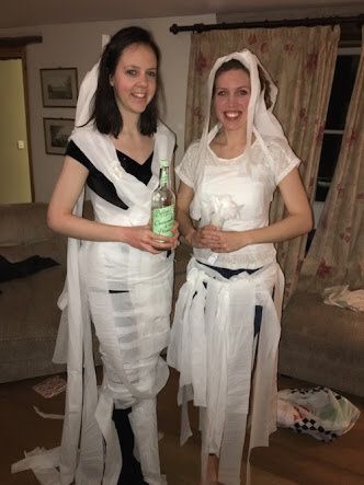 Vestidos de novia de papel higiénico - 1