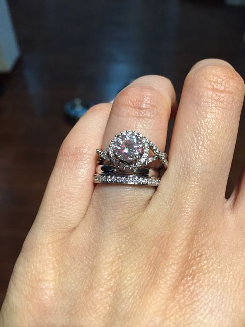 A mostrar esas argollitas recien casados y casadas - 1